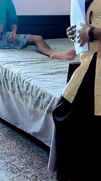 Estudante sexy convence seu professor para foder