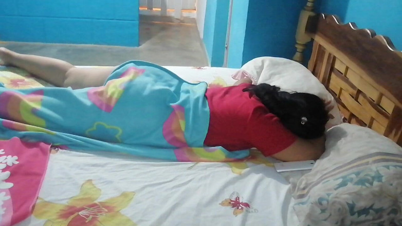 Sexysweet0455: Çok azgınım, orgazm olana kadar mastürbasyon yapmak için sabırsızlanıyorum.