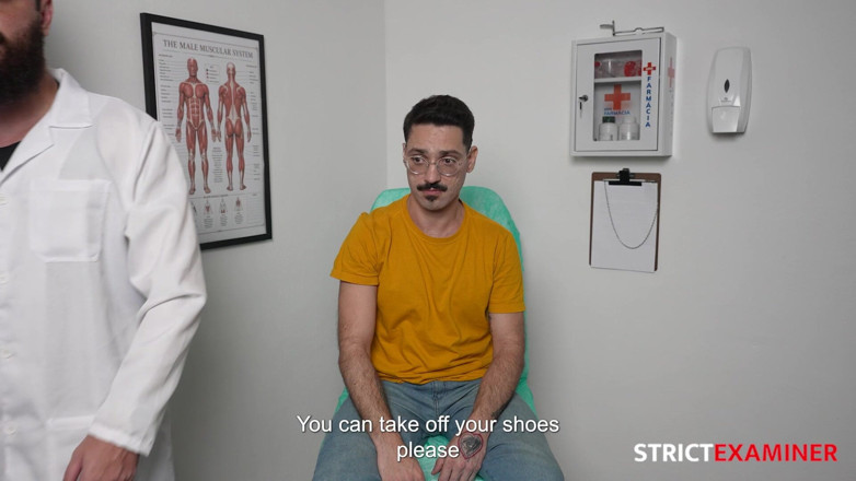 StrictExaminer: Exame físico com tesão, estudante rabuda