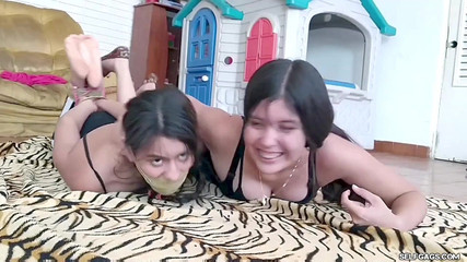 Selfgags Latina Bondage: Špatný přítel