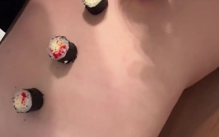 Fox Flame: Z jakého druhu jídel jíte sushi? Chceš je ode mě...