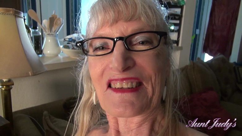 Aunt Judy's: AuntJudys - 69yo Texas amateur GILF Diane is your personal secretary