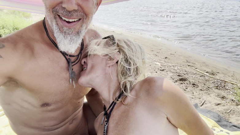 Cristina Sauvage: Cum a mounth - pompino in spiaggia - per quanto tempo puoi...