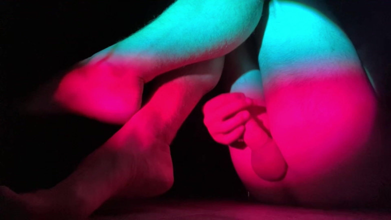 FemboyLoveU: Nhưng một vụ nổ từ một con gà trống