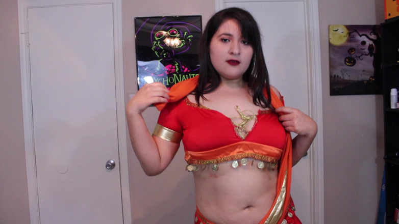 VickyVixen: Belly Dancer Gives a Lucky Audience Member a Footjob
