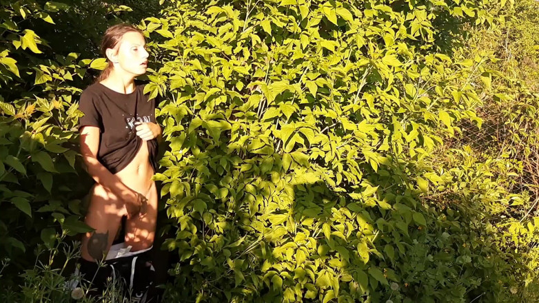 Lesbian-candys: Risky Outdoor Female Masturbation in Nature