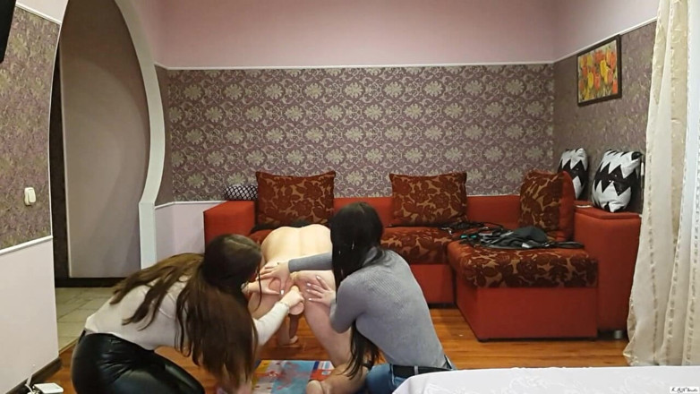 KRNStudio: FFM session #33 a slave for the students Face sitting and...