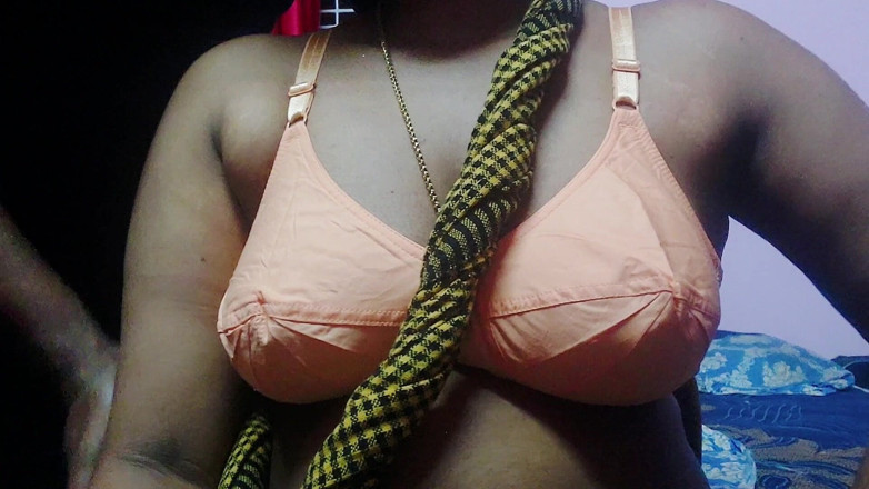 Desi Mohini: La sexy arrapata mohini india hardcore con l'amante