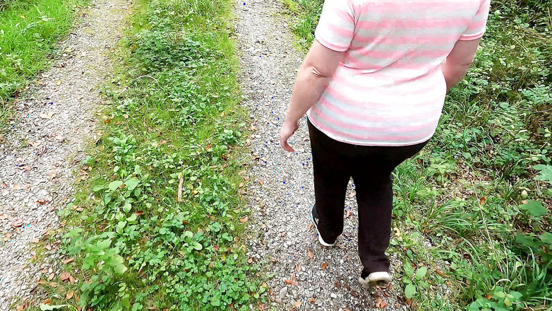 Bouncy Tits Action: Tits, Ass and Pussy Hard Spanking While Having Picnic