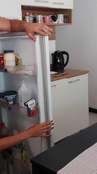 Amica Sorprende Il Marito Della Sua Migliore Amica Moglie Colta in Flagrante