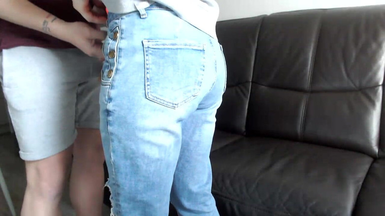 MagicStas: Ihr runder arsch in jeans und muschi-show