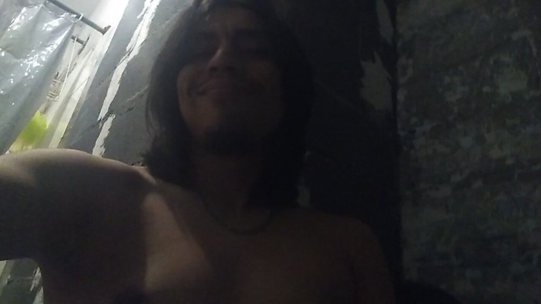 AlexAlejandro13: C’est dur de me voir nue comme ça complètement