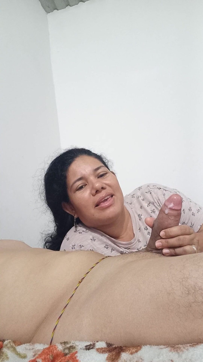 Valkyrieandluigy: Vrouw zuigt pik in speenstijl