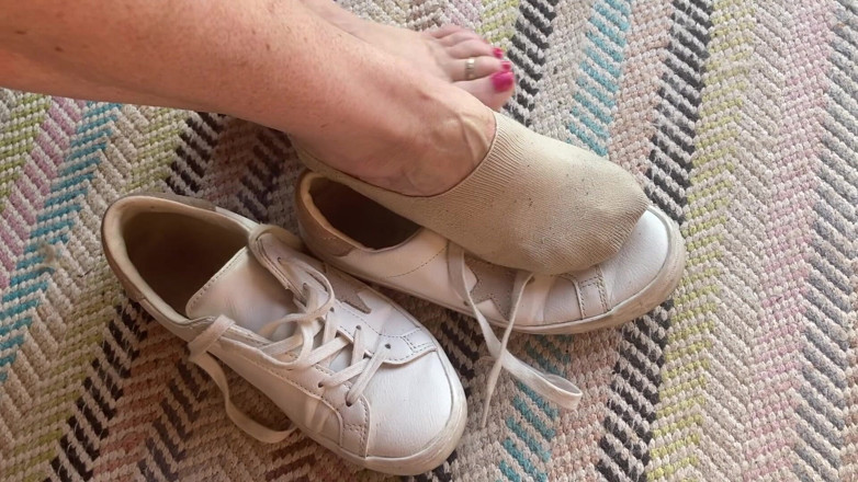 Mr MF: Stinky Socks Mrs Kaki Matang Terkeluar Selepas Berjalan Kaki Yang...