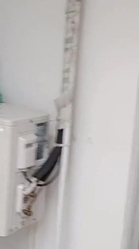 Sexo lésbico em um lugar inapropriado