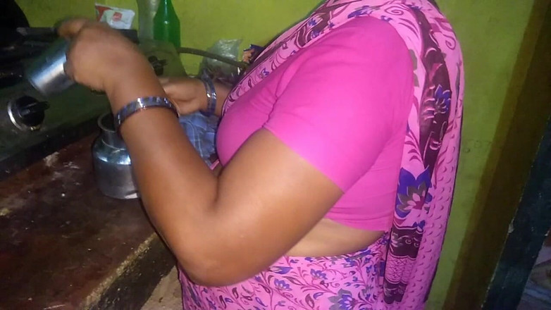 Desi Sathiya: Indische hete huisvrouw romantiek Hasband in de keuken