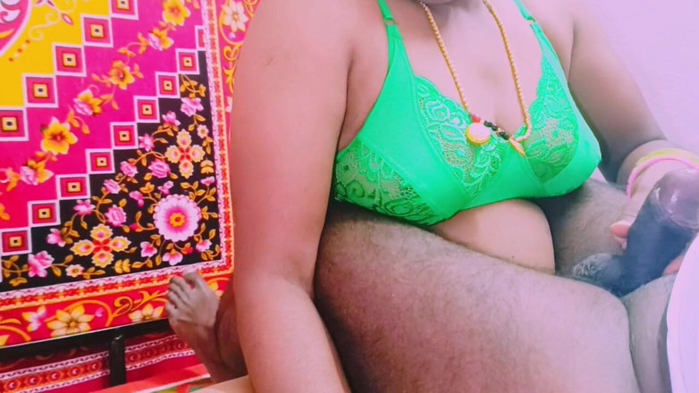 Telugu honey lips: デシ村のおばさん、最高のフェラチオ、ハードコアセックス