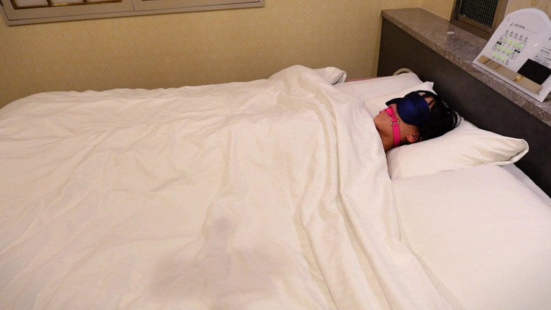 ushirosugatanomiki: Habiskan malam dengan pengekangan dan penyisipan vibrator