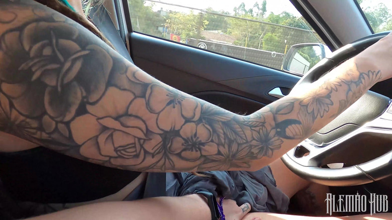 Alemao Hub: Dread Hot Se Moja Por Tener Sexo En Público, Y...