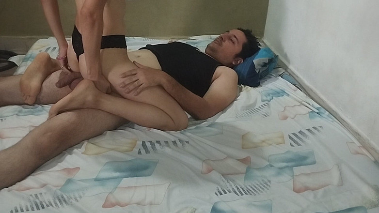 Mr_jhovin: Tinderの女の子がコンドームなしで私のチンコに乗る