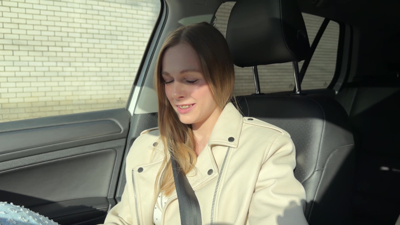 Arisha Mills: Nessun Soldo per Pagare Un Taxi? Poi Togliti Le Mutandine....