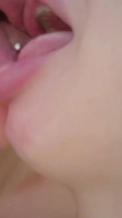 Mistressrola: Sua meia-irmã com sua tia kiss to kiss