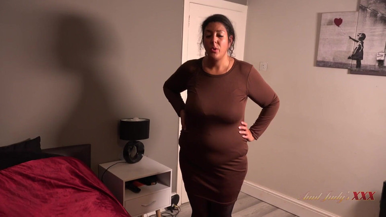 Aunt Judy's XXX: Auntjudysxxx - あなたの巨乳ぽっちゃり系女将キャシーが彼女のパンティーであなたを捕まえます