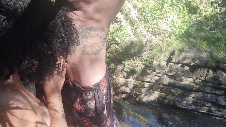 Bruxofire: Pengembaraan di air terjun!