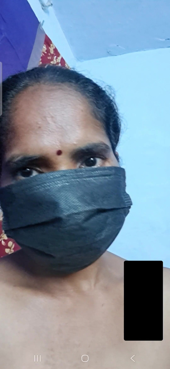 Jayaselvi: Coimbatore nevlastní teta videohovor