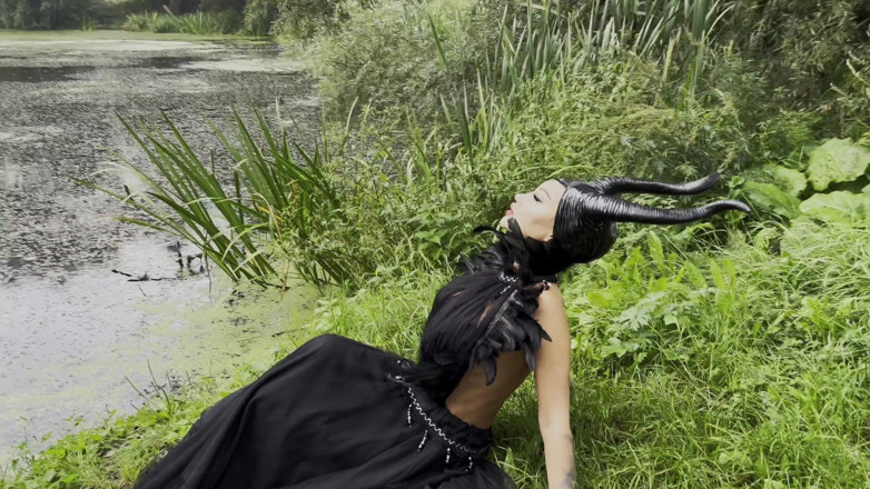 Monika Fox: Maleficent monika fox si è scopata duramente il culo con un...