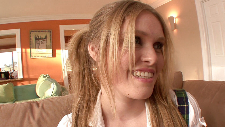 My Stepdad's Cock: Ayah tiriku kesal banget sama nilai-nilai seksnya, jadi dia ngentot...