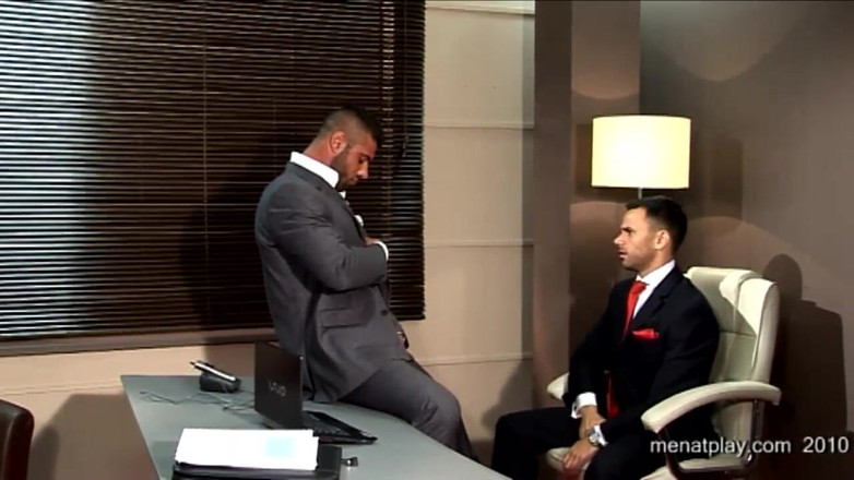MenAtPlay: Distracted