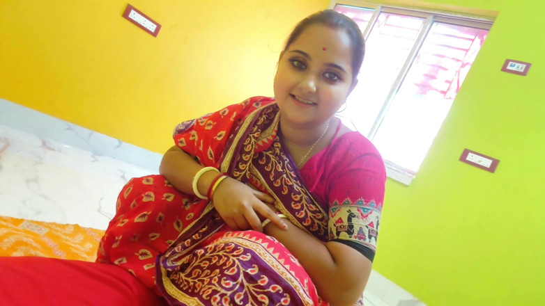 Puja Halder: Collage Boyfriend Had Cheating with Indian Bhabhi