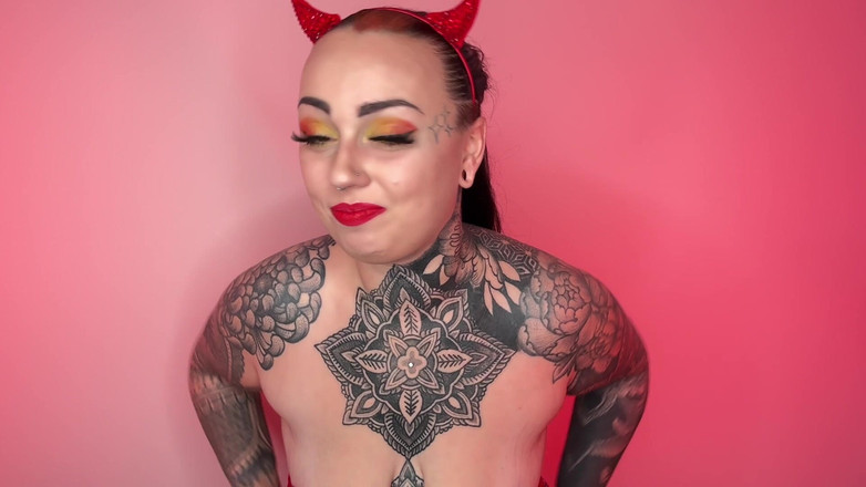 Miss Valentina: 젖탱이에 물