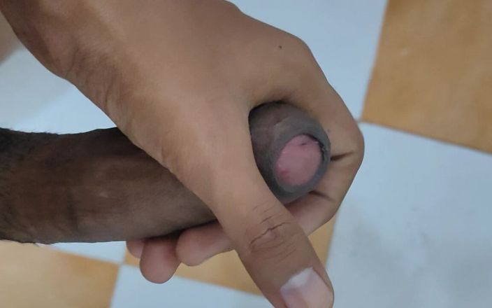 Rupam Rani: Masturbující video Mladý chlapec