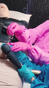 노예를 괴롭히는 가학적인 간호사 2