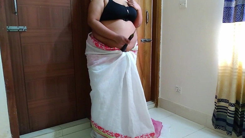 Aria Mia: Gujarati Sexy Aunty Having Sex with Sex Toy While Watching...