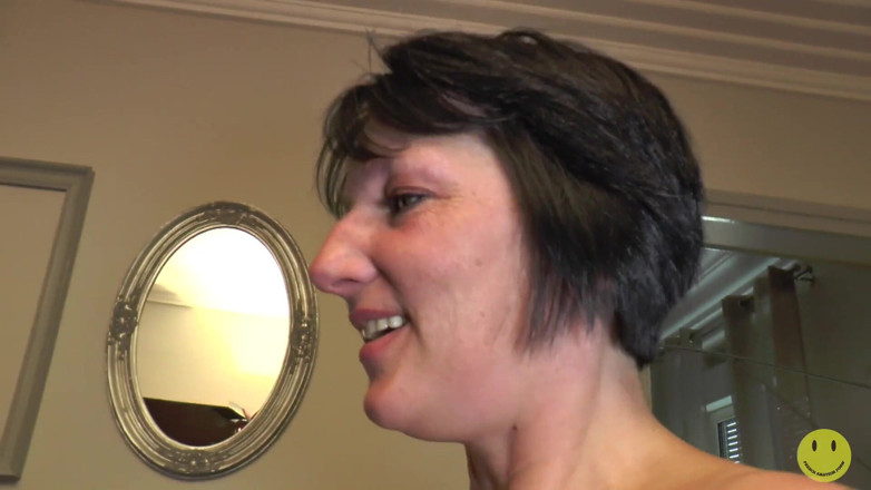 French Amateur Porn: Lucie, 40 jahre alt, in anal dreier