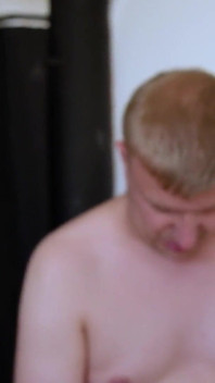 Britská pákistánská dívka gangbang