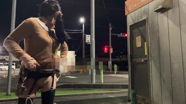 megu2002: Eğitmenden talimat no6 Mağazanın önündeki park yerinde mastürbasyon