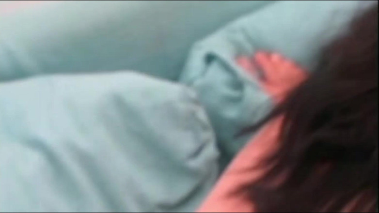 Italians at Home: Garota Tímida Enlouquece Com O Pau Branco