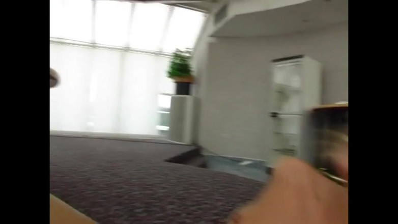 Cruel Media TV: Cz出身のブロンド、小さな胸と素晴らしいお尻 - サラ・ブルー