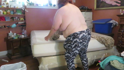 BBW nurse Vicki adventures with friends: Зробіть моє ліжко топлес, а потім оголеною