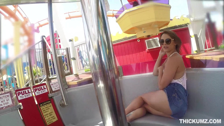 Team Skeet: Thickumz - Slim-thick teen gets naughty on Ferris wheel