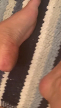 Feet toes and a tan!