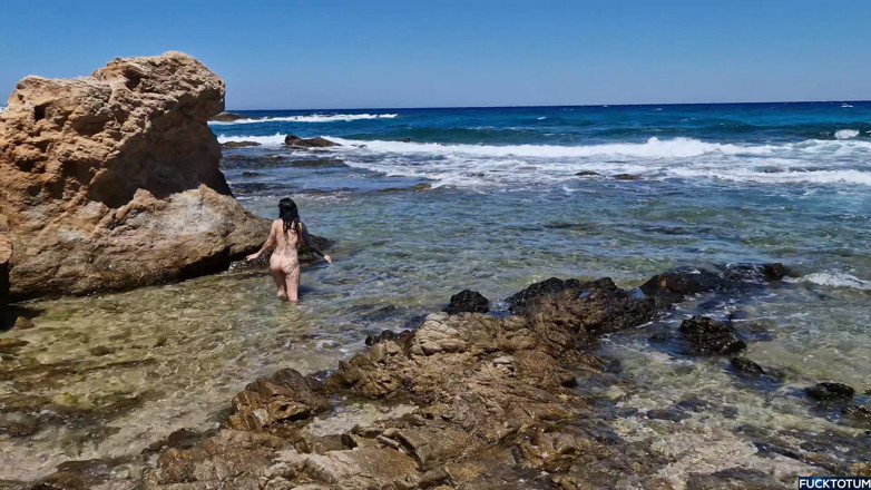 Fucktotum: Outdoor-blowjob am meer Von einem geilen fremden am fkk-strand