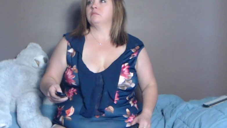 SexyNEBBW: Сексуальная толстушка вживую перед вебкамерой, серия - часть 5