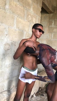 Hunk twink ha più tardi la possibilità che voleva scopare quella figa