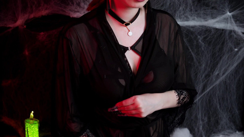 Eva Deva: La zietta è di ritorno dall'inferno! Fantasma o Succubus? Indovinare