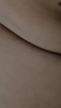 Kocasının önünde büyük yaraklı Arap gavat pornosu
